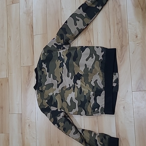 Monteau women's small spring/fall jacket - Picture 5 of 5